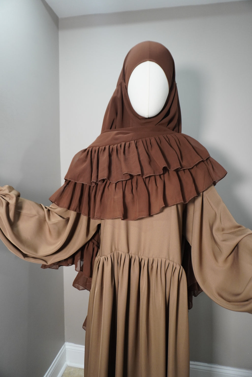 Yara Two-Toned Abaya Set